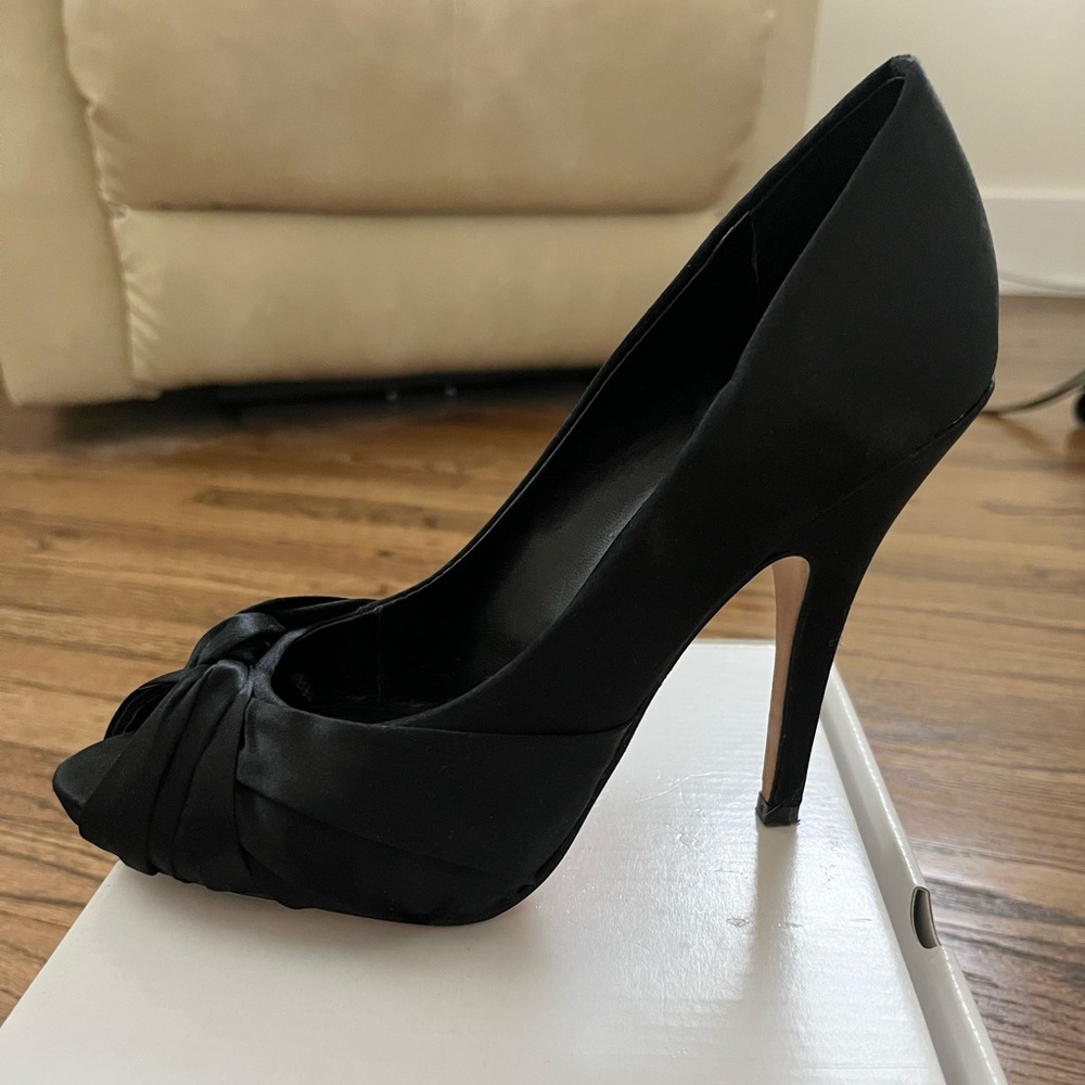 Aldo black satin heel